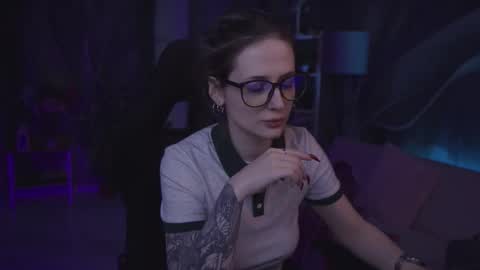 Snapshot of oliviamcclean chatting on February 2026 02:21:02 AM Liv online show from February 2026 02:21:02 AM