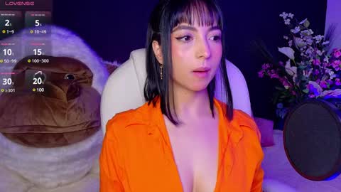 Olivia Mcneill  online show from February 2025 01:00:02 PM