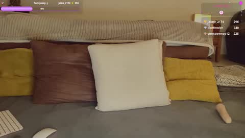 Olivia online show from March 2026 10:49:02 PM