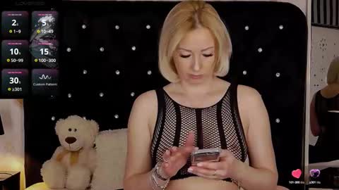 Olivia online show from March 2025 05:11:02 AM