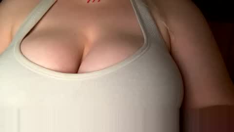 Snapshot of oliviaskies chatting on December 2025 05:07:02 PM Olivia baby online show from December 2025 05:07:02 PM