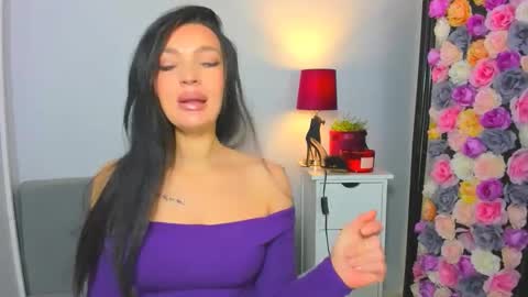 OliviaWomen online show from November 2025 06:44:01 AM