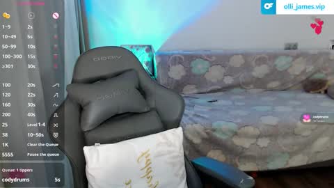 ollie_jamess online show from March 2026 09:43:02 PM