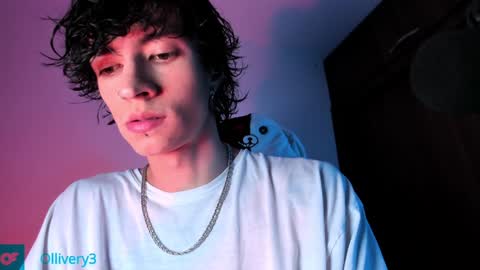     online show from February 2025 03:59:01 AM