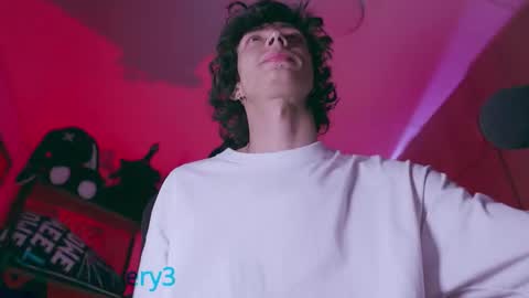     online show from November 2025 01:22:01 AM