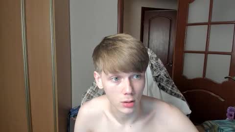 Snapshot of olvr_zoolander chatting on January 2026 07:50:02 PM Oliver and Mira online show from January 2026 07:50:02 PM