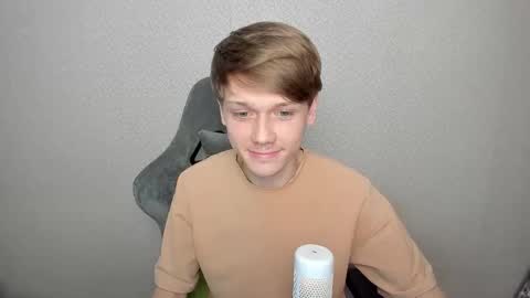 Snapshot of olvr_zoolander chatting on February 2026 01:51:02 PM Oliver and Mira online show from February 2026 01:51:02 PM