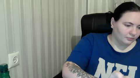 OlyaAndNetty online show from October 2025 07:02:01 PM