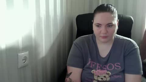 OlyaAndNetty online show from October 2025 07:23:02 AM