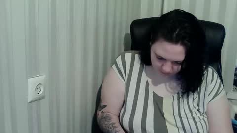 OlyaAndNetty online show from November 2025 07:18:02 AM