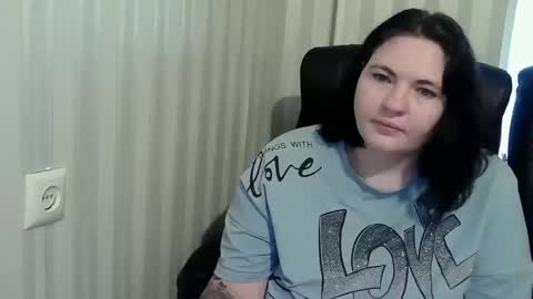 OlyaAndNetty online show from November 2025 09:32:02 AM