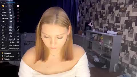 Snapshot of olympiaplaisance chatting on December 2025 04:46:02 PM Hannah online show from December 2025 04:46:02 PM