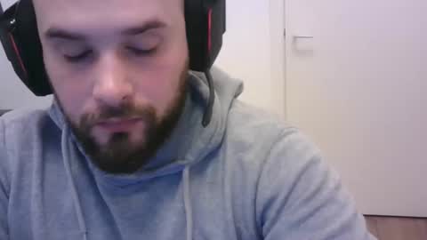 omgwhereim online show from December 2025 08:03:02 PM