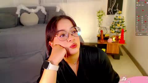 Snapshot of omgzarah chatting on December 2024 04:17:01 PM Zarah 3 online show from December 2024 04:17:01 PM