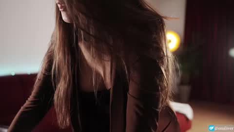 Snapshot of omiliver chatting on November 2025 06:30:01 PM or online show from November 2025 06:30:01 PM