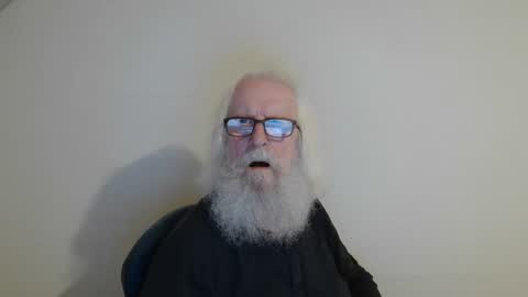 Snapshot of onanister chatting on April 2026 08:25:02 PM Somewhere over the rainbow online show from April 2026 08:25:02 PM