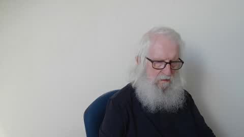 Snapshot of onanister chatting on May 2026 07:25:01 AM Somewhere over the rainbow online show from May 2026 07:25:01 AM