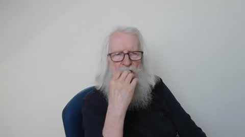 Snapshot of onanister chatting on May 2026 06:54:02 AM Somewhere over the rainbow online show from May 2026 06:54:02 AM