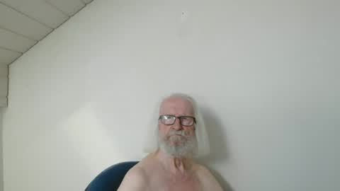 Snapshot of onanister chatting on June 2026 06:38:02 AM Somewhere over the rainbow online show from June 2026 06:38:02 AM