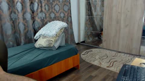 oneboy1x1 online show from November 2025 05:43:01 AM