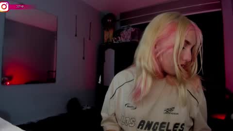 Snapshot of onemore_cum chatting on February 2025 06:40:01 AM YIN MIGUEL online show from February 2025 06:40:01 AM