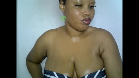 Snapshot of oneofdbestchubbygaloncb chatting on May 2026 03:06:01 PM oneofdbestchubbygaloncb online show from May 2026 03:06:01 PM