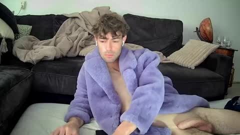 onesieboyx online show from May 2026 09:28:01 AM