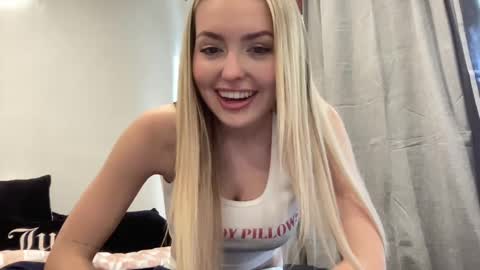 Onica Summer online show from February 2025 10:25:01 PM