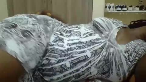 Ella online show from December 2024 10:56:01 PM