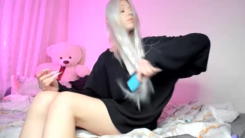 Snapshot of only_iva21 chatting on December 2025 12:20:01 PM Iva online show from December 2025 12:20:01 PM