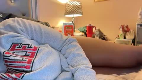 onlyinurdreams00 online show from February 2026 04:02:01 AM