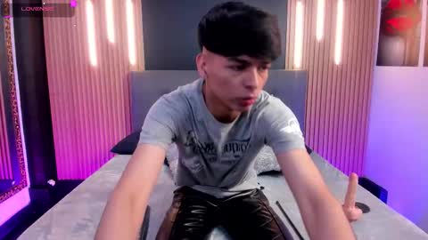 Snapshot of onlyjos_ chatting on November 2025 07:35:01 PM Josh - Schedule 1400 - 2200 online show from November 2025 07:35:01 PM