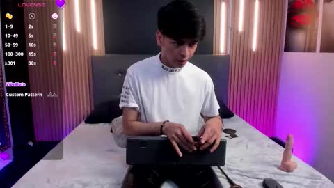 Snapshot of onlyjos_ chatting on November 2025 07:27:01 PM Josh - Schedule 1400 - 2200 online show from November 2025 07:27:01 PM