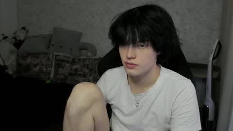 Snapshot of opiunarium chatting on December 2025 08:19:02 AM Bella and John online show from December 2025 08:19:02 AM