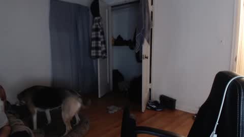 Snapshot of oregon87 chatting on December 2024 03:21:02 AM The Oregon Lumberjack online show from December 2024 03:21:02 AM