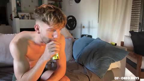 Snapshot of oreoboys chatting on October 2025 04:50:01 PM OreoBoys online show from October 2025 04:50:01 PM