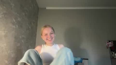 Snapshot of orethaespey chatting on July 2026 04:31:02 PM Ariel online show from July 2026 04:31:02 PM