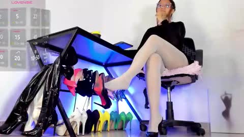 You can call me Sussana  online show from November 2025 12:43:02 AM