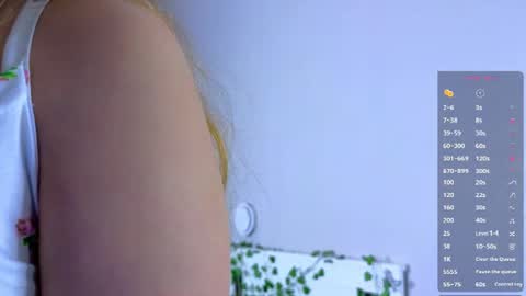 Snapshot of orivienne chatting on June 2026 03:32:02 PM Dolores online show from June 2026 03:32:02 PM