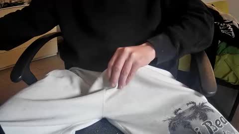 Snapshot of orobrus chatting on October 2025 01:12:02 PM Oroborus online show from October 2025 01:12:02 PM