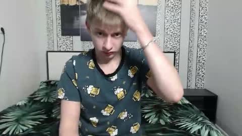 Oscar online show from October 2025 08:26:01 PM