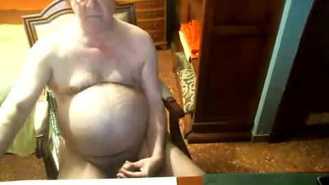 Snapshot of oscarw chatting on December 2024 03:05:02 PM Oscar online show from December 2024 03:05:02 PM