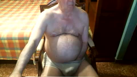 Snapshot of oscarw chatting on October 2025 04:28:01 PM Oscar online show from October 2025 04:28:01 PM