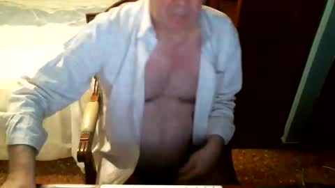Snapshot of oscarw chatting on October 2025 02:30:02 PM Oscar online show from October 2025 02:30:02 PM