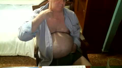 Snapshot of oscarw chatting on December 2025 05:39:02 PM Oscar online show from December 2025 05:39:02 PM