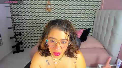 Snapshot of osnakeller chatting on November 2025 12:16:01 PM OSNA online show from November 2025 12:16:01 PM