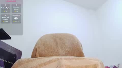 Snapshot of oso_gael chatting on November 2025 06:18:02 PM Bear Gael online show from November 2025 06:18:02 PM