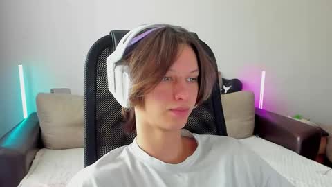 Ostin online show from February 2026 03:49:02 AM