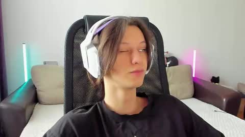 Ostin online show from February 2026 04:40:02 AM