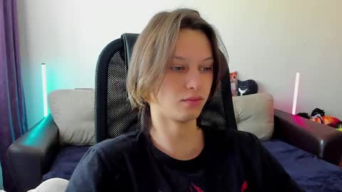 Ostin online show from April 2026 03:59:01 AM